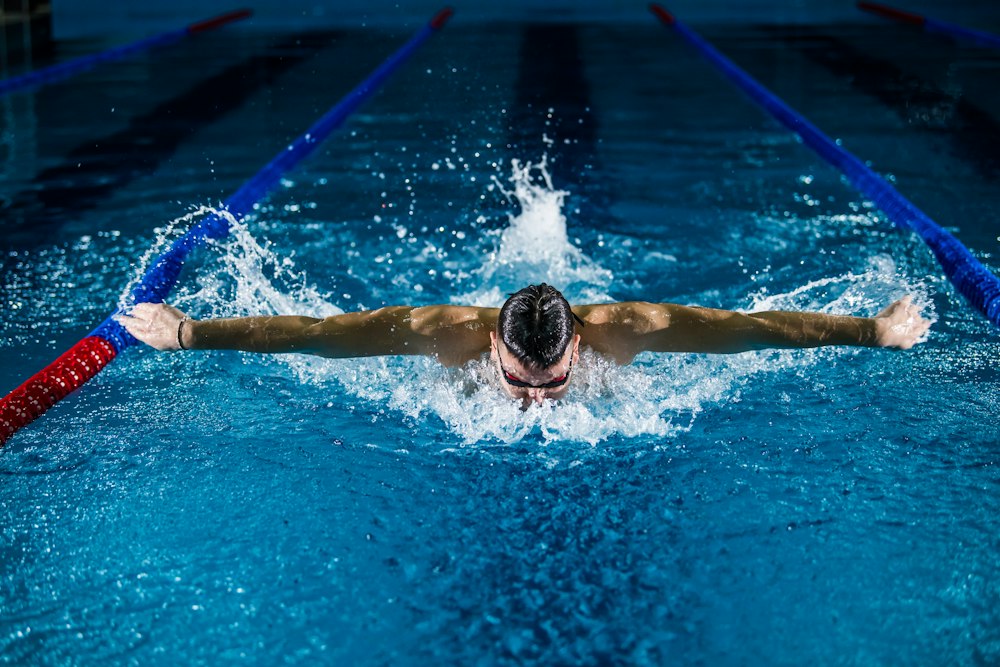 Schwimmen und Schutz vor Feuchtigkeitsstau im Ohr
